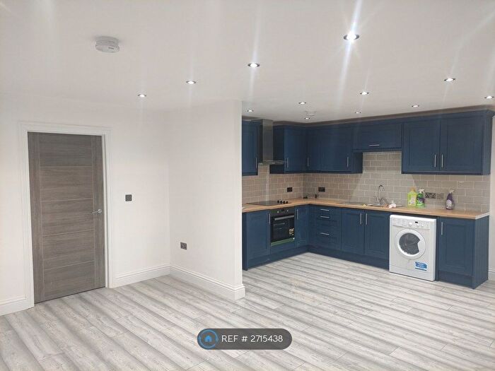 2 Bedroom Flat To Rent In The Shires, Luton, LU2