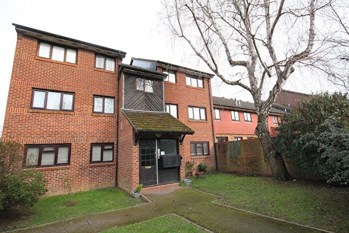 2 Bedroom Flat To Rent In Vellum Drive, Carshalton, SM5