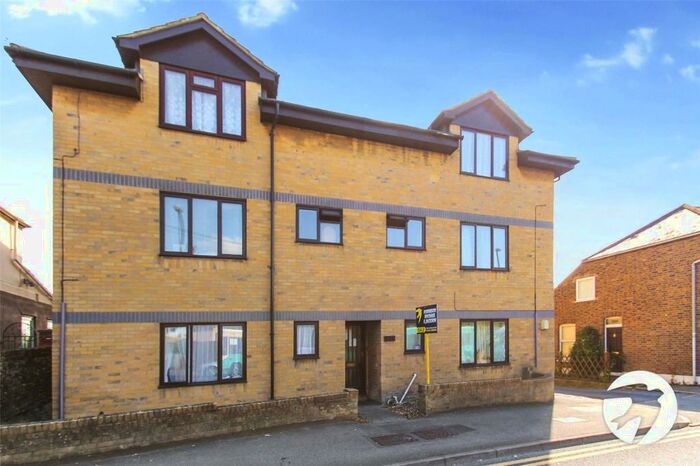 1 Bedroom Flat To Rent In Chatham Hill, Chatham, ME5