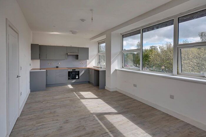2 Bedroom Flat To Rent In Windsor Road, Trowbridge, BA14