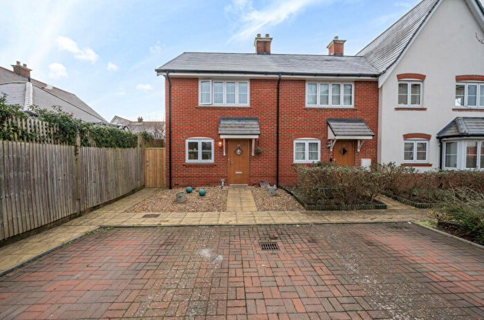 2 Bedroom End Of Terrace House For Sale In Diamond Jubilee Way, Wokingham, Berkshire, RG40