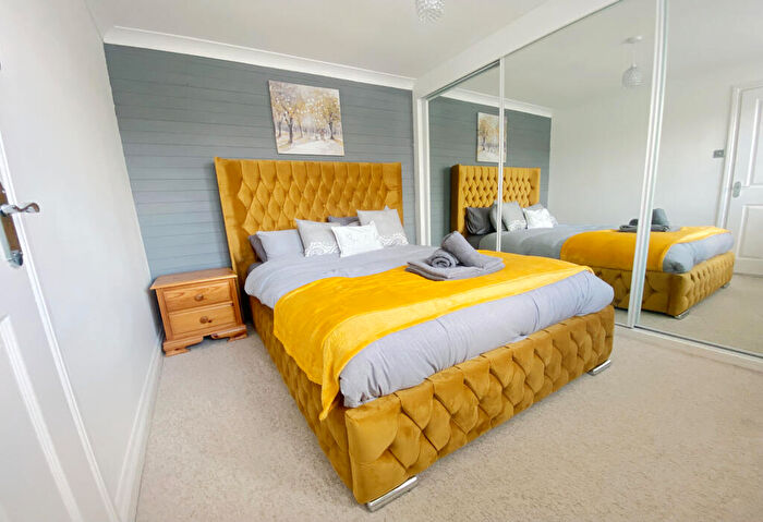 2 Bedroom Flat To Rent In Churchill Lodge, Alumdale Road, Bournemouth, Dorset, BH4