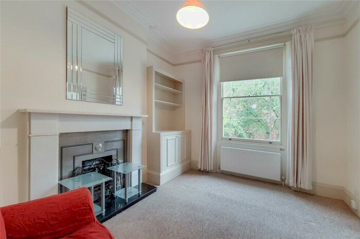 1 Bedroom Flat To Rent In Cliff Road, Camden, NW1