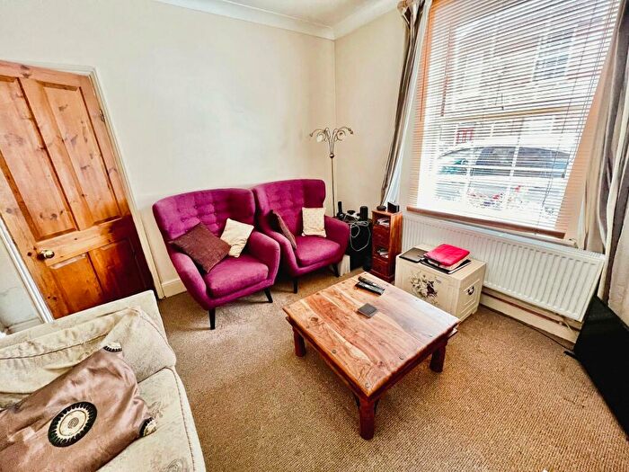 3 Bedroom Terraced House For Sale In Robertson Road, Grantham, NG31