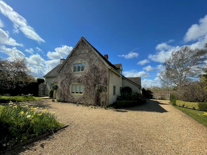 5 Bedroom Detached House For Sale In The Village, Old Warden, SG18