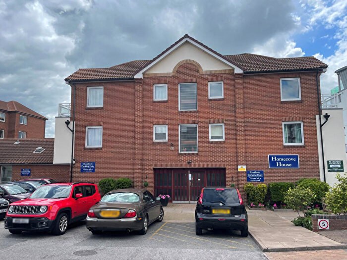 1 Bedroom Retirement Property For Sale In Homecove House, Holland Road, Westcliff-on-sea, SS0