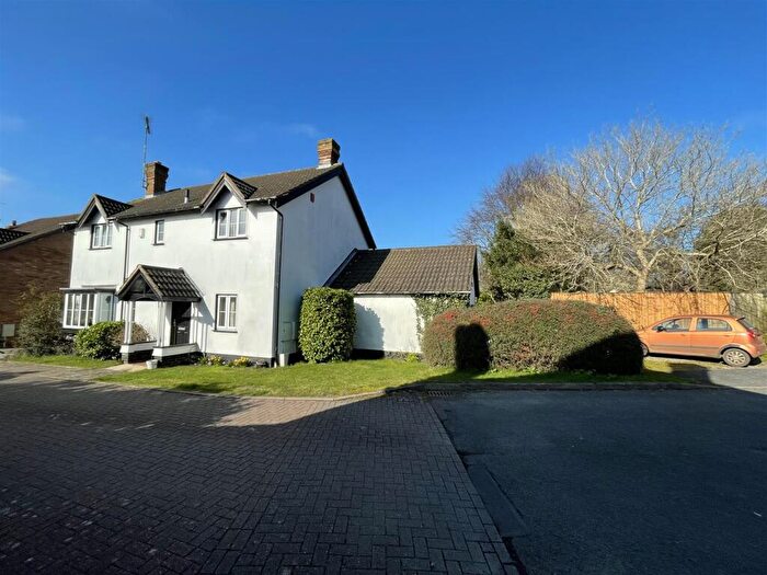 4 Bedroom Detached House For Sale In Carisbrooke Park, Leicester, LE2