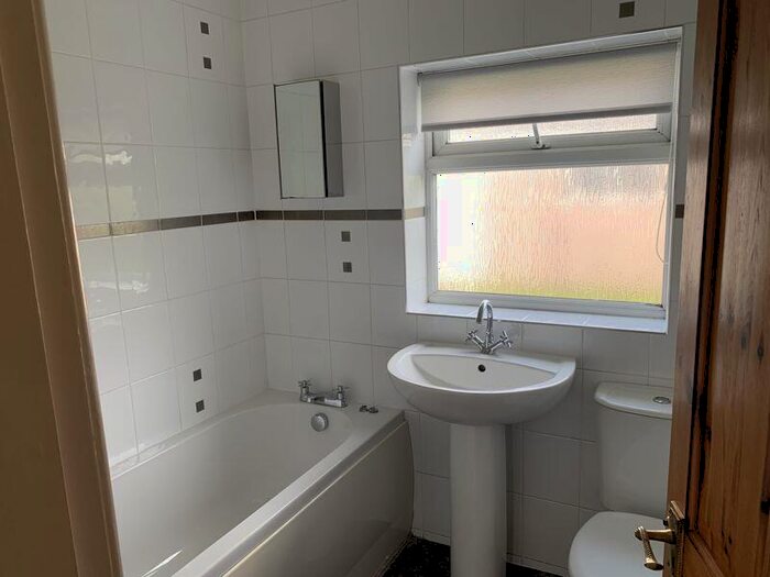 2 Bedroom Semi-Detached Bungalow For Sale In Eastway, Freckleton, Preston, PR4