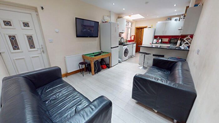 6 Bedroom Detached House To Rent In Tiverton Rd, Birmingham, B29