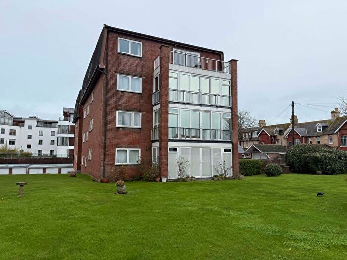 3 Bedroom Flat To Rent In Melcombe Avenue, Weymouth, DT4