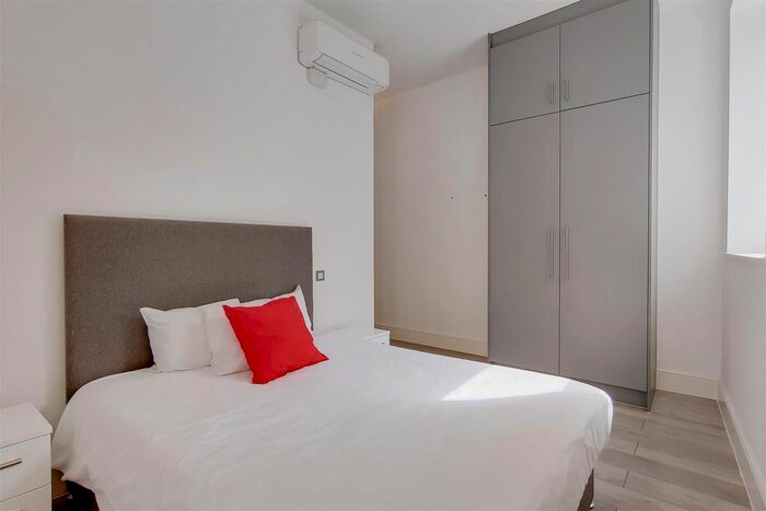 2 Bedroom Flat To Rent In Kensington High Street, Kensington, London, W8