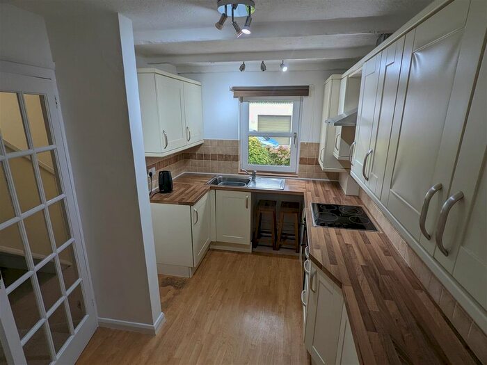 2 Bedroom Property To Rent In Chapel Row, Truro, TR1