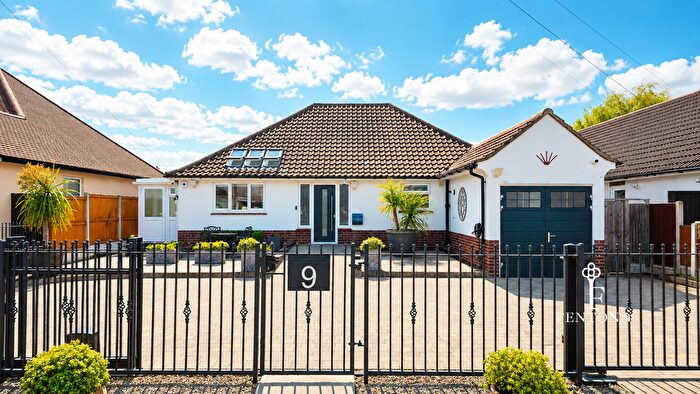3 Bedroom Detached Bungalow For Sale In Audley Way, Frinton-On-Sea, CO13