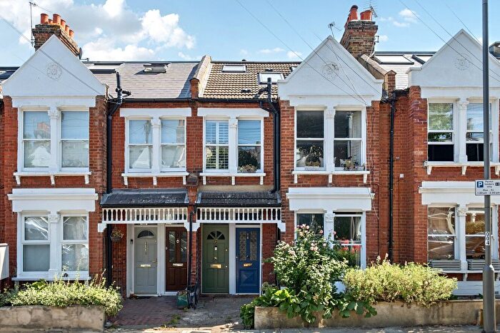 3 Bedroom Flat For Sale In Trentham Street, Southfields, London, SW18