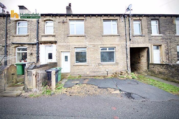 3 Bedroom Terraced House To Rent In Crosland Hill Road, Huddersfield, HD4