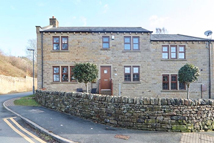 4 Bedroom End Of Terrace House For Sale In Perseverance Fold, Oxenhope, Keighley, BD22