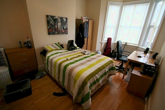 3 Bedroom Flat To Rent In Fourth Avenue, Heaton, Newcastle Upon Tyne, NE6