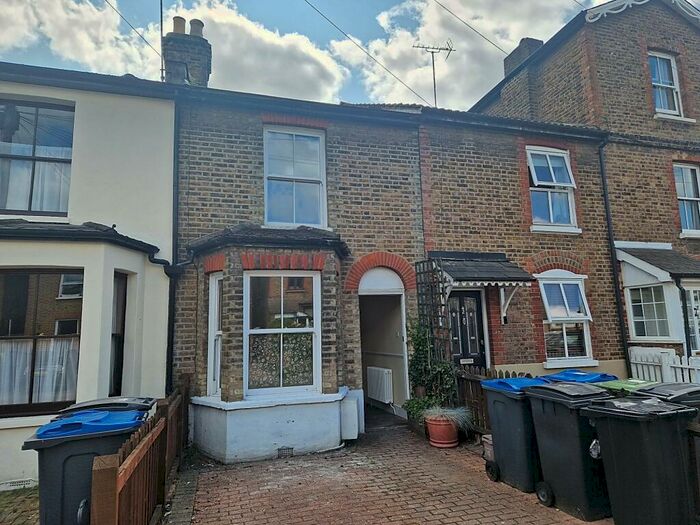 2 Bedroom House To Rent In East Road, North Kingston, KT2