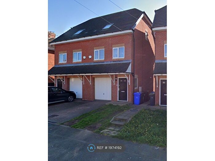 2 Bedroom Semi-Detached House To Rent In Wignall Road, Stoke-On-Trent, ST6