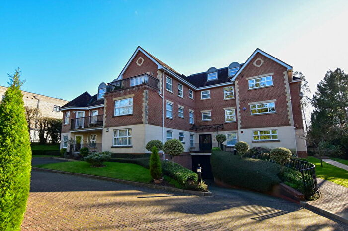 3 Bedroom Apartment For Sale In Eastbury Avenue, Northwood, HA6