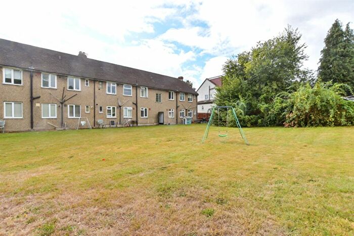 2 Bedroom Flat For Sale In Wandle Court Gardens, Beddington, Surrey, CR0