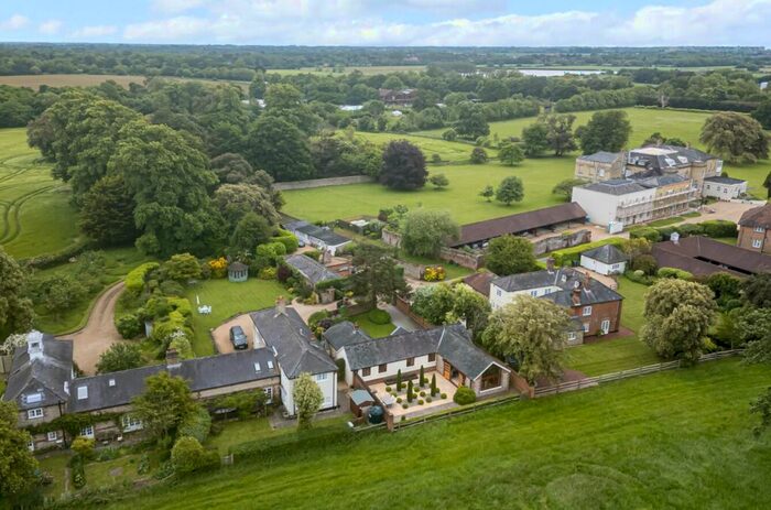 4 Bedroom Detached Bungalow For Sale In Aldingbourne Drive, Crockerhill, PO18