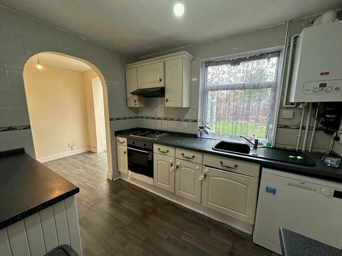 4 Bedroom Semi-Detached House To Rent In High Road, Uxbridge, Middlesex, UB8