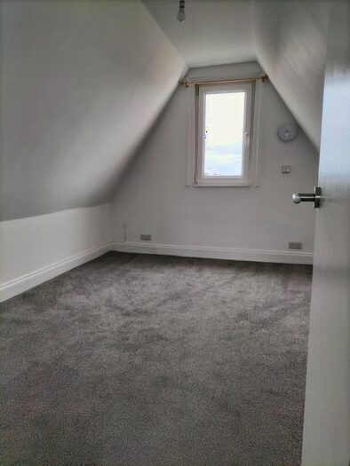 1 Bedroom Flat To Rent In Waverley Road, Southsea, PO5