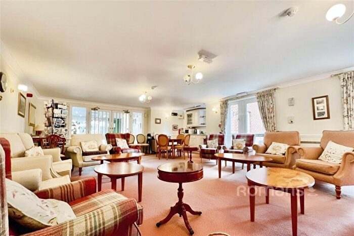 1 Bedroom Flat To Rent In Yorktown Road, College Town, Sandhurst, GU47