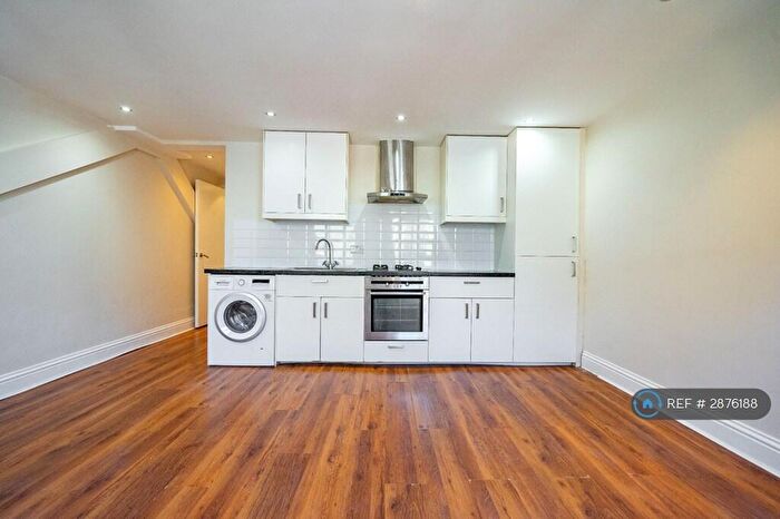 1 Bedroom Flat To Rent In Whitecross Street, London, EC1Y