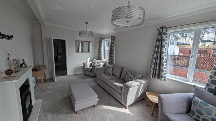 2 Bedroom Park Home For Sale In Bromyard, Herefordshire, HR7