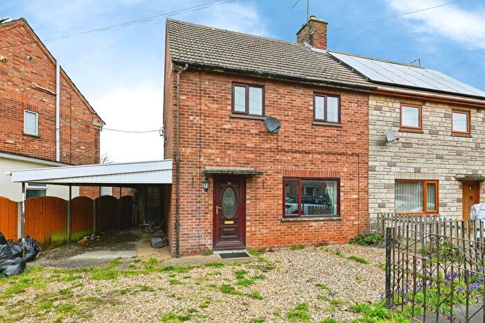 3 Bedroom Semi-Detached House For Sale In Sculthorpe Avenue, West Lynn, King's Lynn, PE34