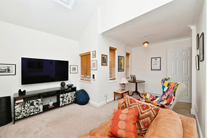 6 Bedroom Detached House For Sale In Beck Road, Saffron Walden, CB11
