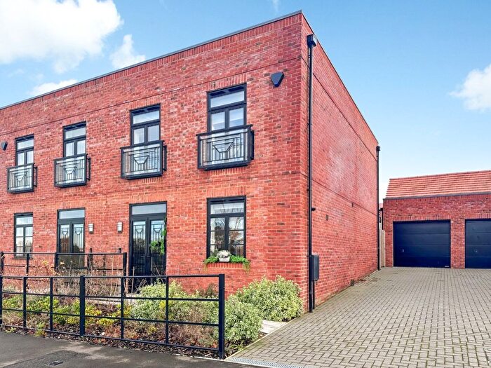 3 Bedroom Terraced House For Sale In Broadbank Way, Canterbury, CT1