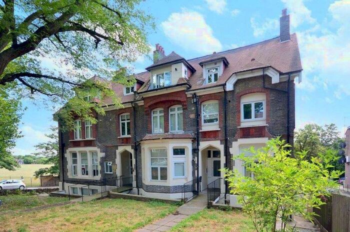 Flat To Rent In Mount View Road, London, N4
