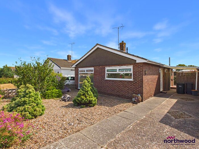 2 Bedroom Bungalow For Sale In Cunningham Drive, Langney Point, Eastbourne, BN23