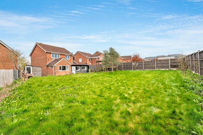 4 Bedroom Link Detached House For Sale In Manor Close, Canterbury, CT1