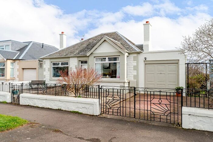 3 Bedroom Detached Bungalow For Sale In Wakefield Avenue, Edinburgh, EH7