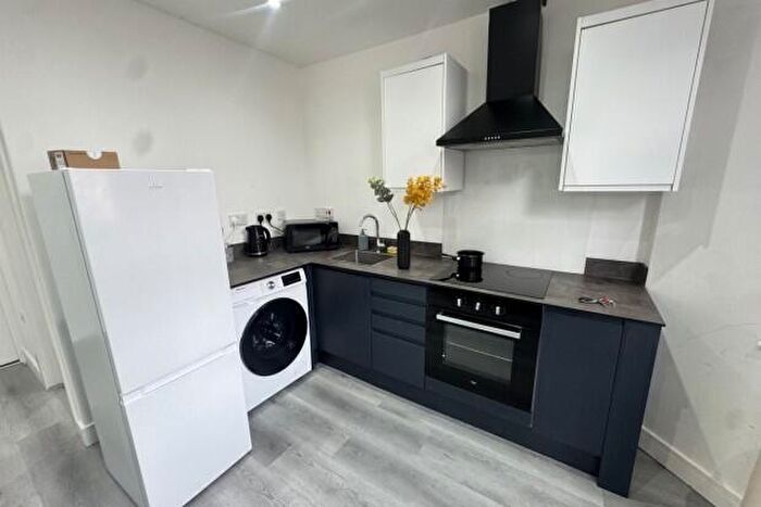1 Bedroom Flat To Rent In Corporation Road Cardiff, CF11