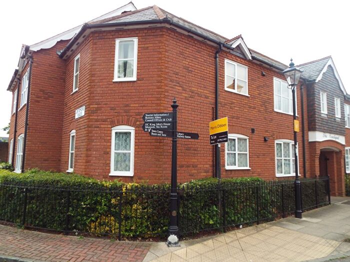 1 Bedroom Flat To Rent In The Courtyard, Romsey, SO51