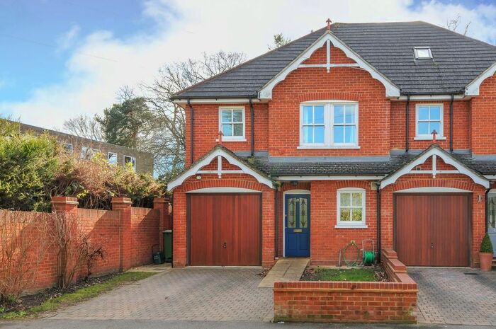3 Bedroom Semi-Detached House To Rent In Pine Grove, Weybridge, Surrey, KT13