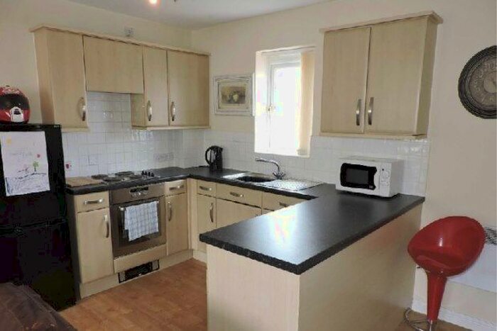2 Bedroom Property To Rent In Six Mills Avenue, Swansea, SA4