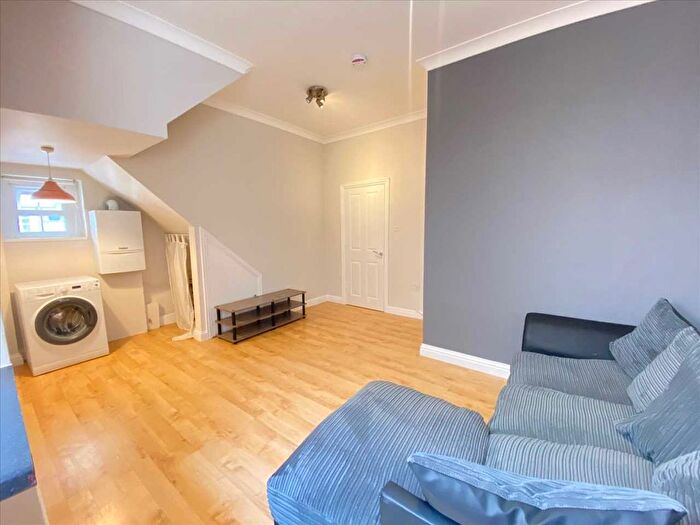 1 Bedroom Flat To Rent In Eccleston Road, London, W13