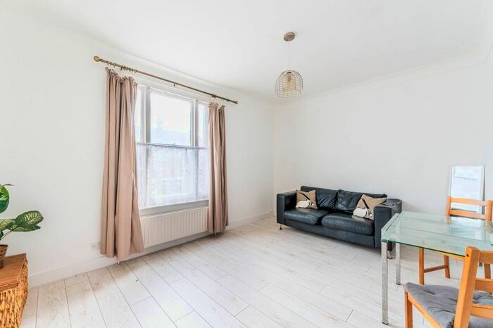1 Bedroom Maisonette To Rent In West Street, Bromley, BR1
