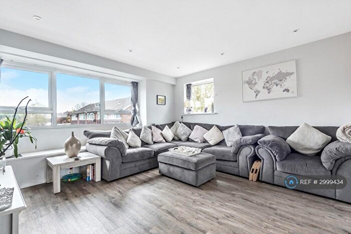 2 Bedroom Maisonette To Rent In Wyecliffe Gardens, Merstham, Redhill, RH1