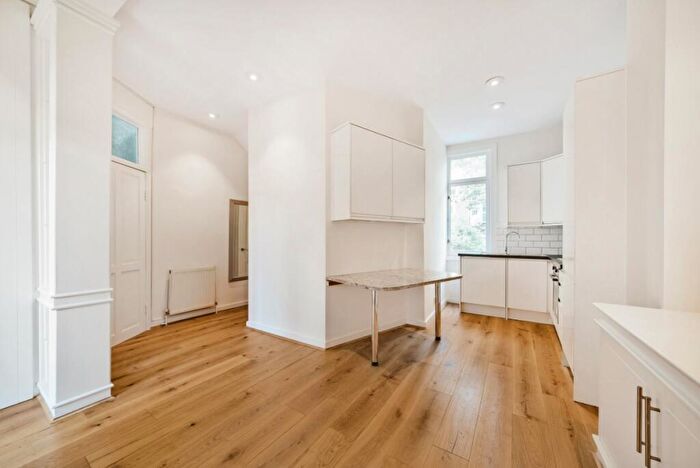 2 Bedroom Apartment To Rent In West End Lane London, NW6