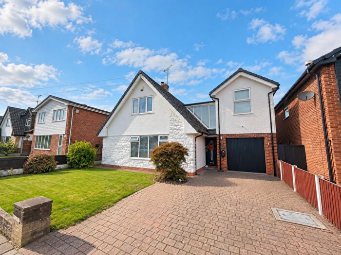 3 Bedroom Detached House For Sale In Raby Drive, Raby Mere, Wirral, CH63