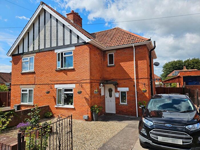 3 Bedroom Semi-Detached House For Sale In The Close, Glastonbury, BA6