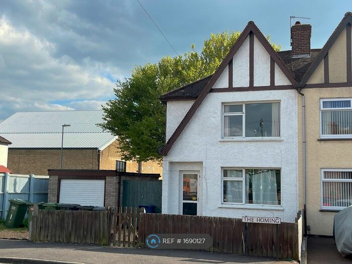 3 Bedroom Semi-Detached House To Rent In The Homing, Cambridge, CB5