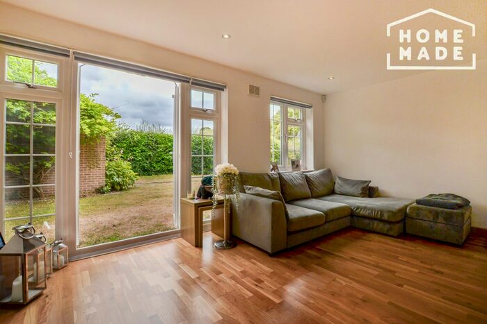 1 Bedroom Flat To Rent In Harding Close, Watford, WD25